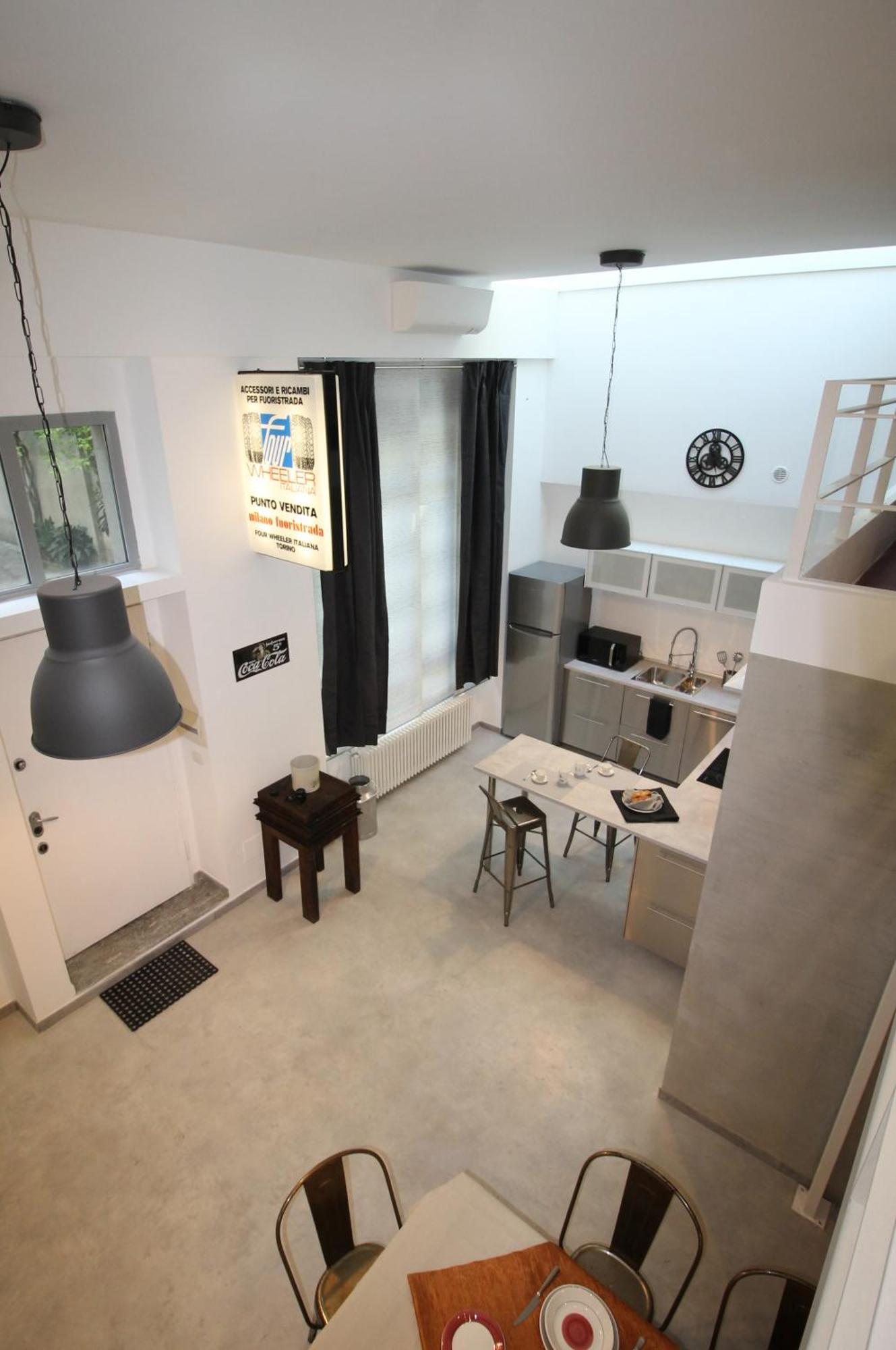 Bike-Loft Apartment Milan Bagian luar foto