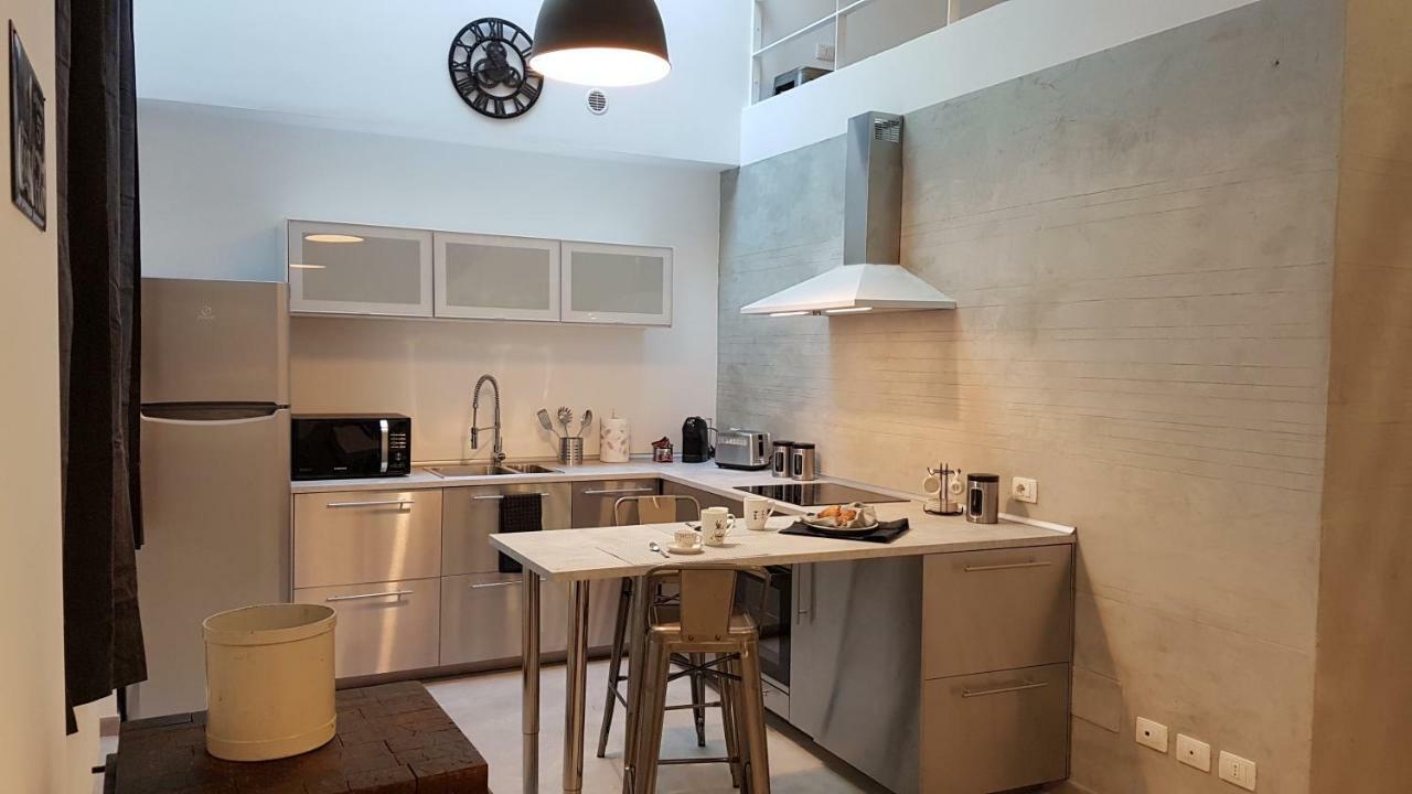 Bike-Loft Apartment Milan Bagian luar foto