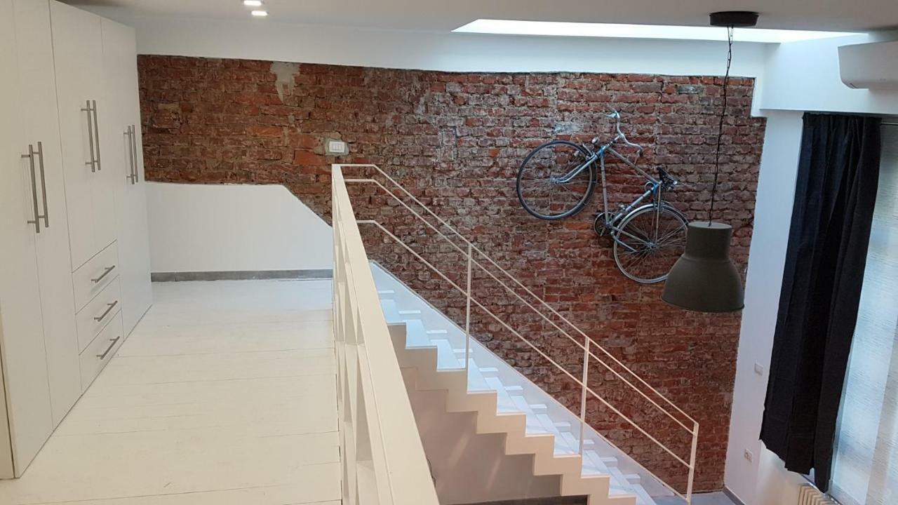 Bike-Loft Apartment Milan Bagian luar foto
