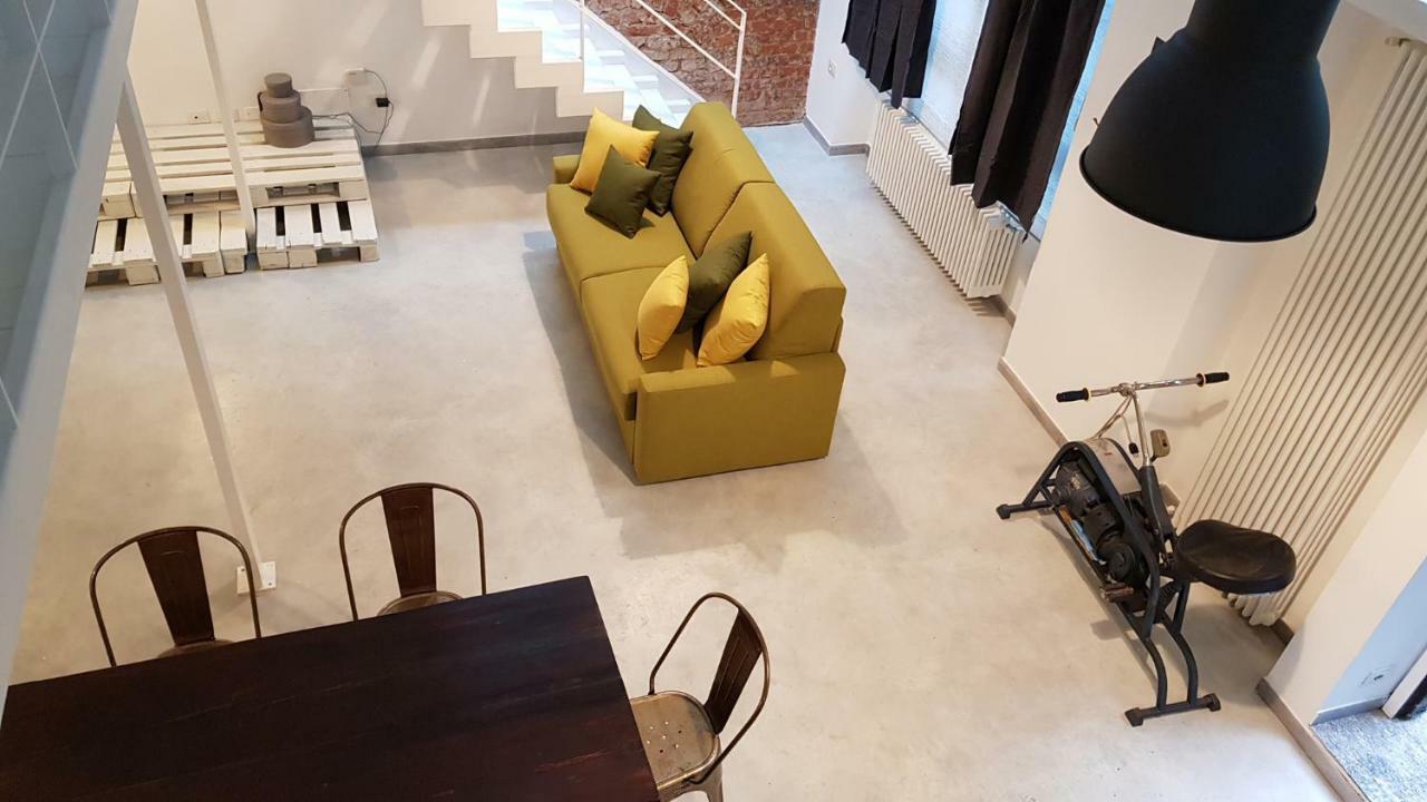Bike-Loft Apartment Milan Bagian luar foto